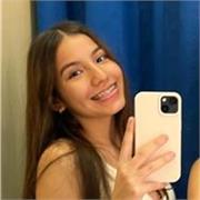 Soy una estudiante especializada en matemáticas e inglés, pero también doy clases de todas las materias de primaria